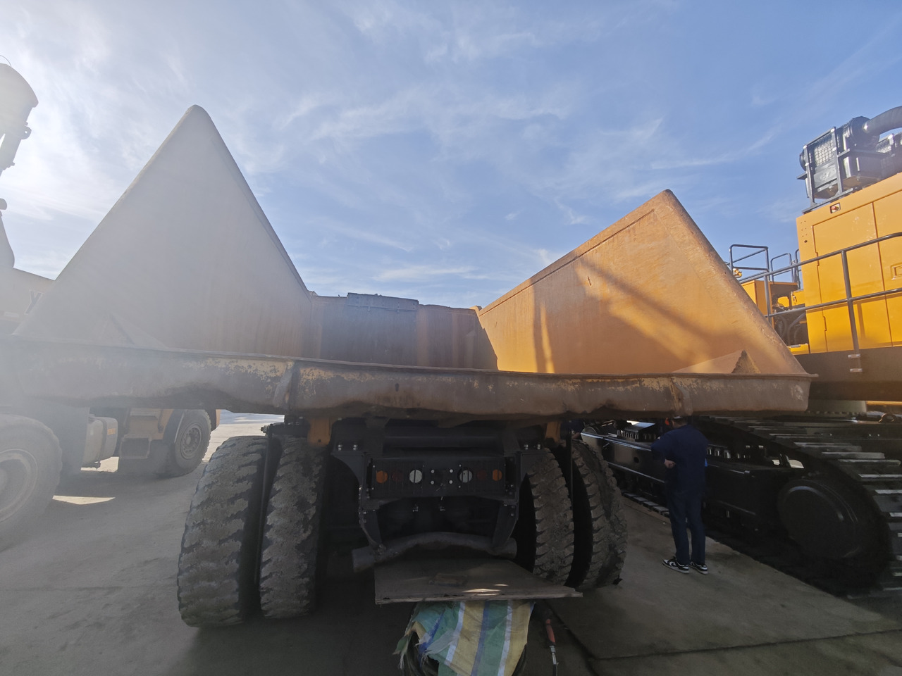 XCMG Official Used Mining Diesel Dump Truck XKT105A 70T Articulated Electric Tipper Hot Sale - Dumper: picture 5 XCMG Official Used Mining Diesel Dump Truck XKT105A 70T Articulated Electric Tipper Hot Sale - Dumper: picture 5