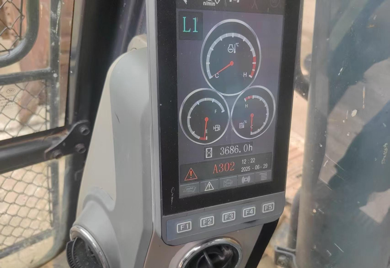 XCMG XE215DA 20ton medium used crawler excavator hydraulic price - Crawler excavator: picture 5 XCMG XE215DA 20ton medium used crawler excavator hydraulic price - Crawler excavator: picture 5