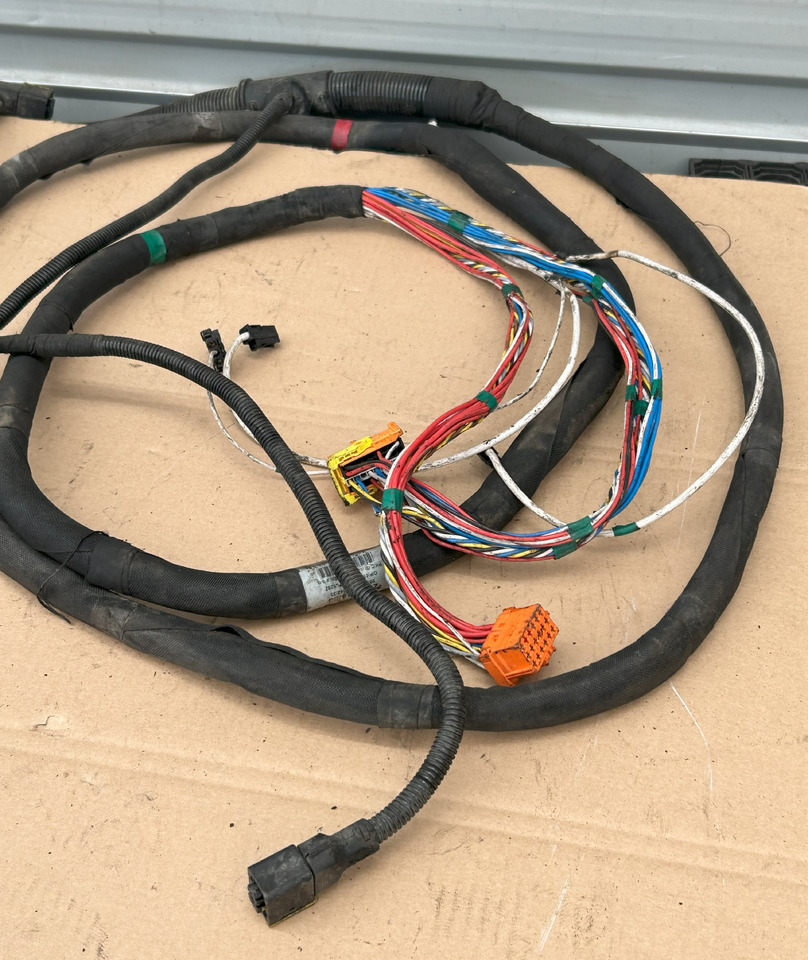 DAF XF 106 CHASSIS MAIN ELECTRICAL HARNESS - Cables/ Wire harness: picture 3 DAF XF 106 CHASSIS MAIN ELECTRICAL HARNESS - Cables/ Wire harness: picture 3