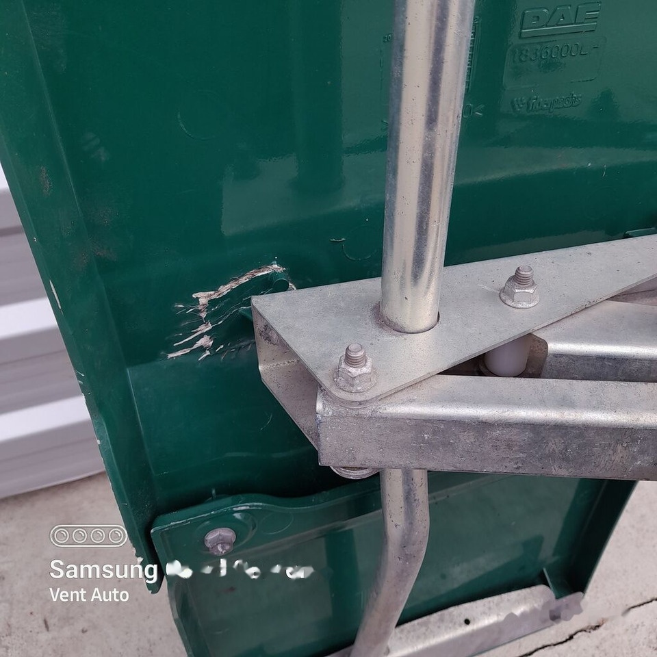 DAF XF 106 LIFT LH 1836000   DAF XF 106 LIFT 1836000 LH truck - Aerodynamics/ Spoiler for Truck: picture 2 DAF XF 106 LIFT LH 1836000   DAF XF 106 LIFT 1836000 LH truck - Aerodynamics/ Spoiler for Truck: picture 2