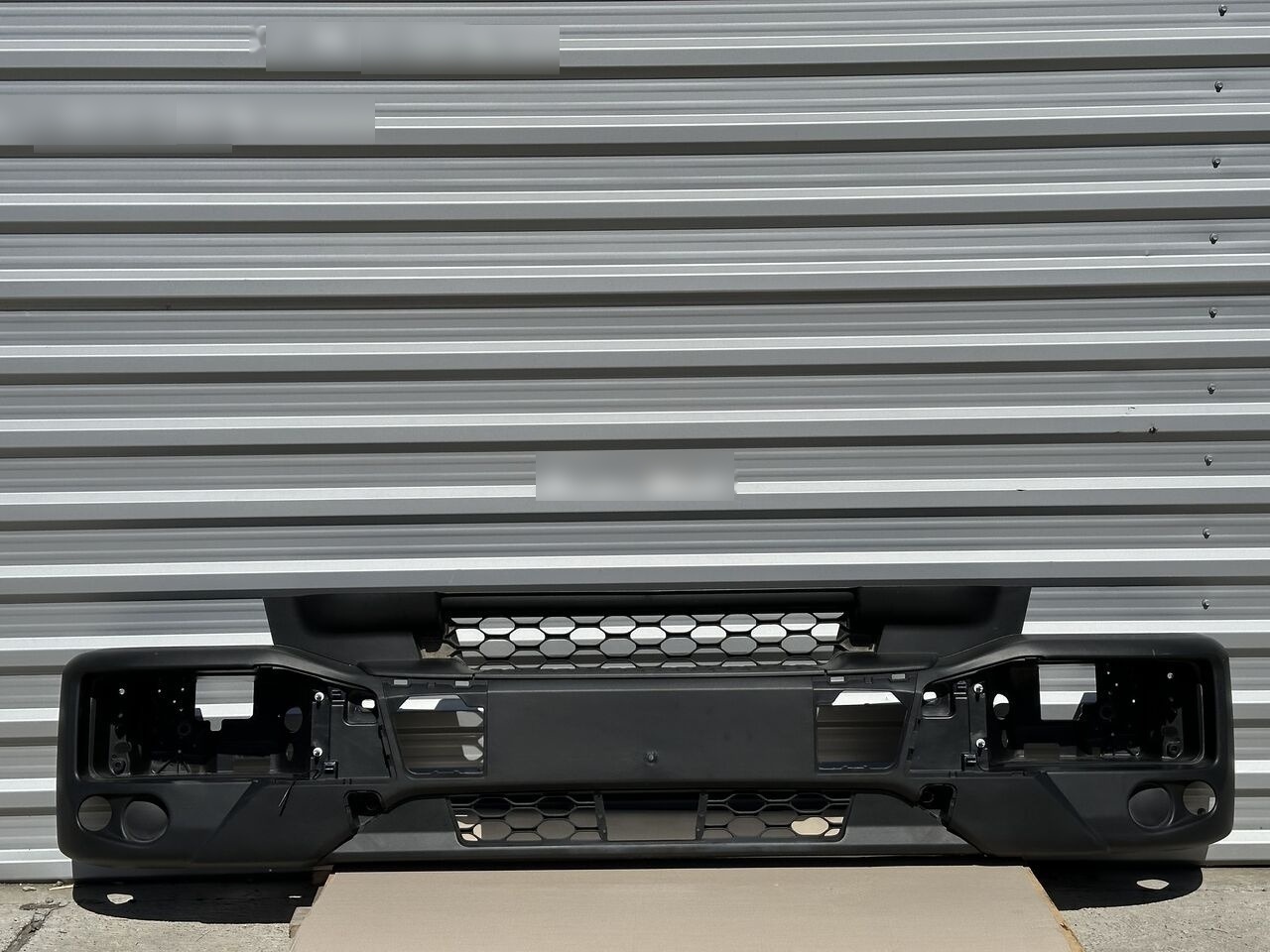 IVECO EUROCARGO 5801696199 IVECO 5801696199 - Bumper for Truck: picture 1 IVECO EUROCARGO 5801696199 IVECO 5801696199 - Bumper for Truck: picture 1