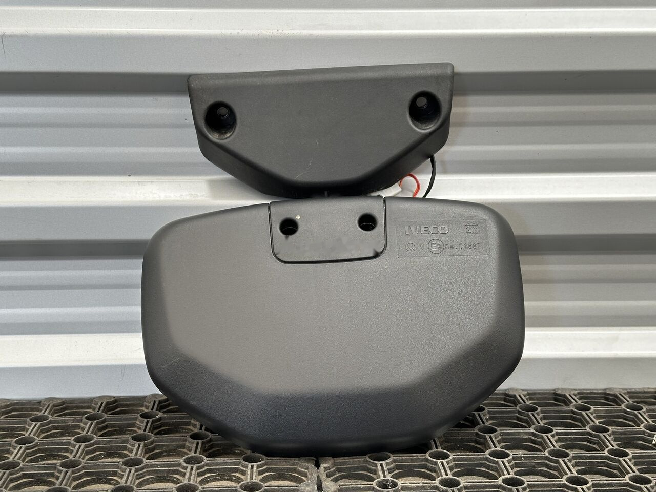 IVECO S-WAY STRALIS 5802287173 IVECO truck - Rear view mirror for Truck: picture 1 IVECO S-WAY STRALIS 5802287173 IVECO truck - Rear view mirror for Truck: picture 1