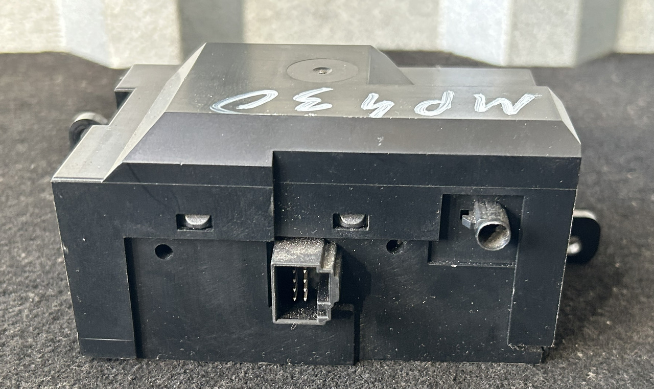 MERCEDES-BENZ ACTROS MP4 START/STOP IGNITION SWITCH - Dashboard for Truck: picture 3 MERCEDES-BENZ ACTROS MP4 START/STOP IGNITION SWITCH - Dashboard for Truck: picture 3