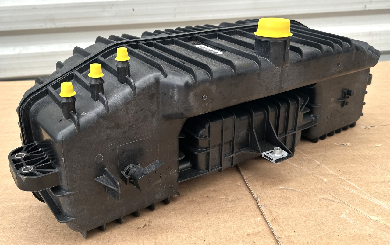 MERCEDES COOLANT EXPANSION TANK AROCS ACTROS MP4 MP5 - Expansion tank: picture 4 MERCEDES COOLANT EXPANSION TANK AROCS ACTROS MP4 MP5 - Expansion tank: picture 4