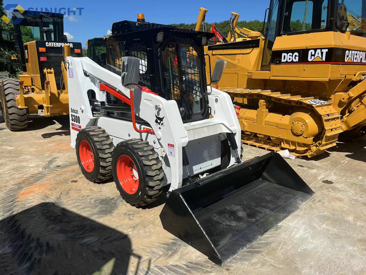 Bobcat Skid Steer Loader Bobcat S300 60.4kW Kubota Engine 1361kg Rated Operating Capacity - Skid steer loader: picture 1 Bobcat Skid Steer Loader Bobcat S300 60.4kW Kubota Engine 1361kg Rated Operating Capacity - Skid steer loader: picture 1