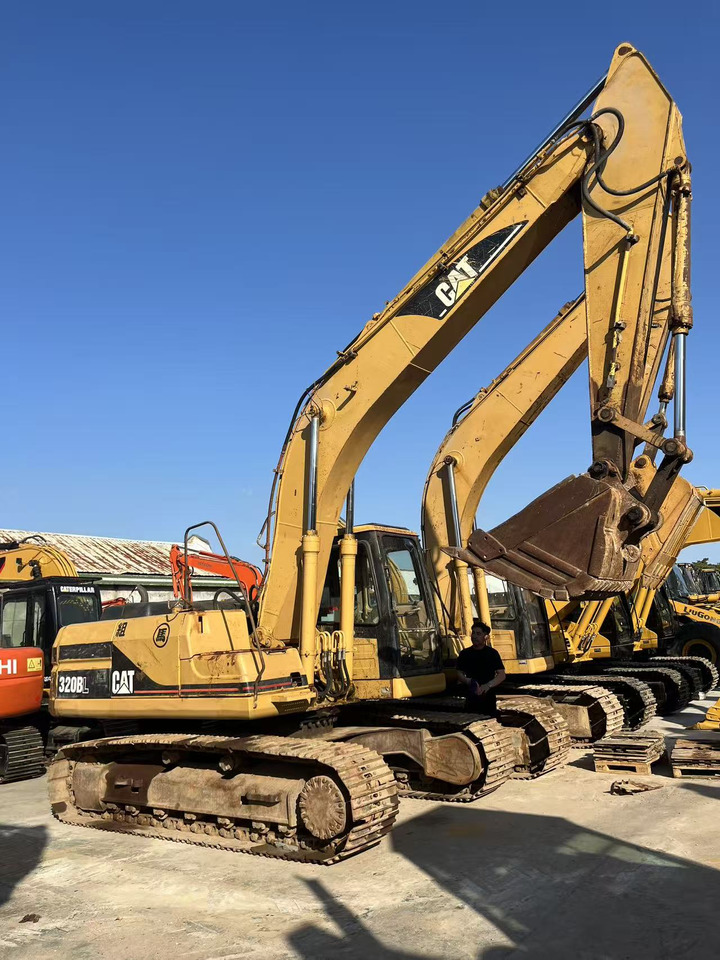 Caterpillar Original Caterpillar without Repaint CAT 320BL Excavator - Crawler excavator: picture 4 Caterpillar Original Caterpillar without Repaint CAT 320BL Excavator - Crawler excavator: picture 4