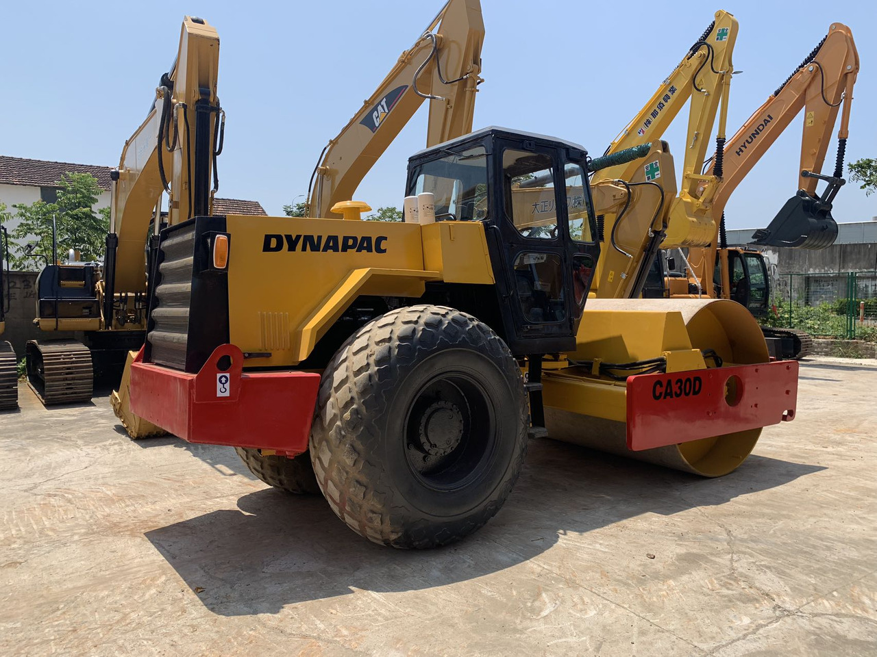 DYNAPAC Vibratory CA30D, CA301D, CA25D, CA251D Single Drum Soil Compactor - Road roller: picture 4 DYNAPAC Vibratory CA30D, CA301D, CA25D, CA251D Single Drum Soil Compactor - Road roller: picture 4