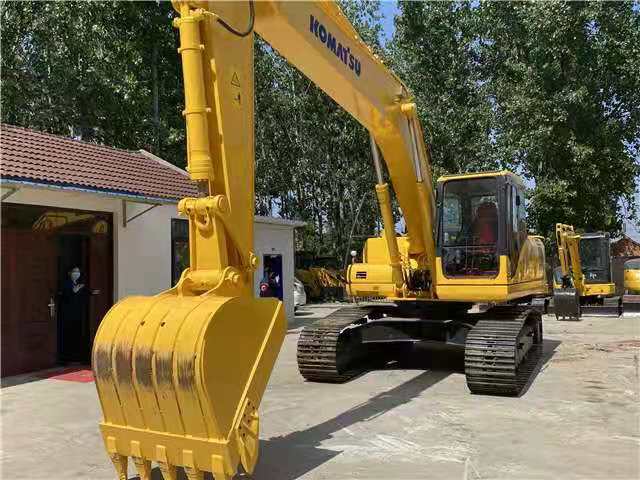 KOMATSU PC200LC-7, PC200LC-8 hydraulic excavator with jack hammer for sale - Crawler excavator: picture 4 KOMATSU PC200LC-7, PC200LC-8 hydraulic excavator with jack hammer for sale - Crawler excavator: picture 4