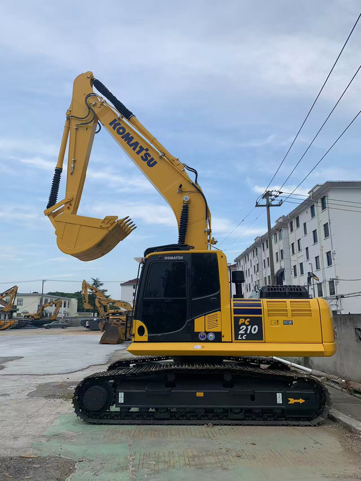 Komatsu Excavator Secondhand Machine Komatsu PC210 for PNG - Crawler excavator: picture 1 Komatsu Excavator Secondhand Machine Komatsu PC210 for PNG - Crawler excavator: picture 1