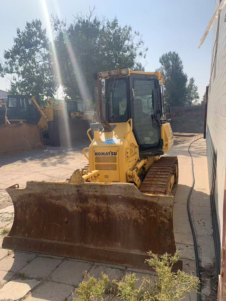 Komatsu Small Bulldozer Komatsu D31 Slightly Used Condition On Sale - Bulldozer: picture 4 Komatsu Small Bulldozer Komatsu D31 Slightly Used Condition On Sale - Bulldozer: picture 4