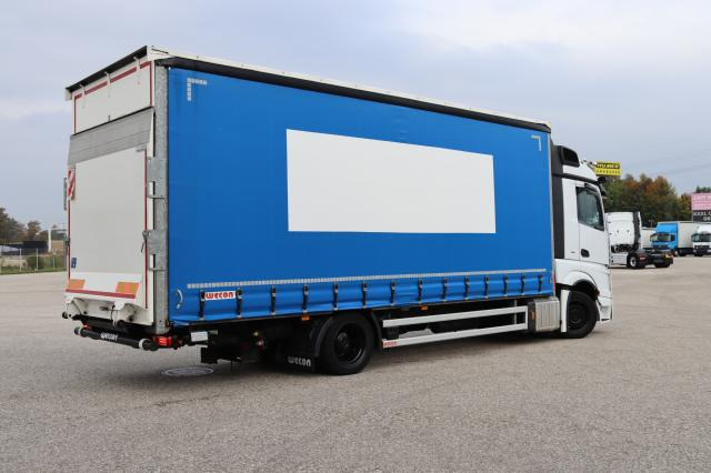 Mercedes-Benz Actros 1833 L nR - Curtainsider truck: picture 3 Mercedes-Benz Actros 1833 L nR - Curtainsider truck: picture 3
