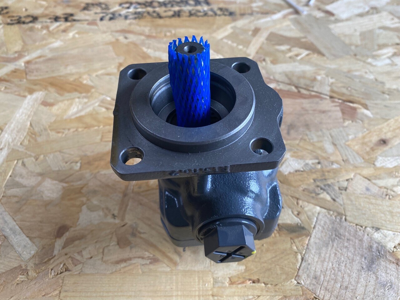 O&K Terex RH120 RH340 Lube oil pump 6000121 1461638 534-2058 - Spare parts for Truck: picture 1 O&K Terex RH120 RH340 Lube oil pump 6000121 1461638 534-2058 - Spare parts for Truck: picture 1