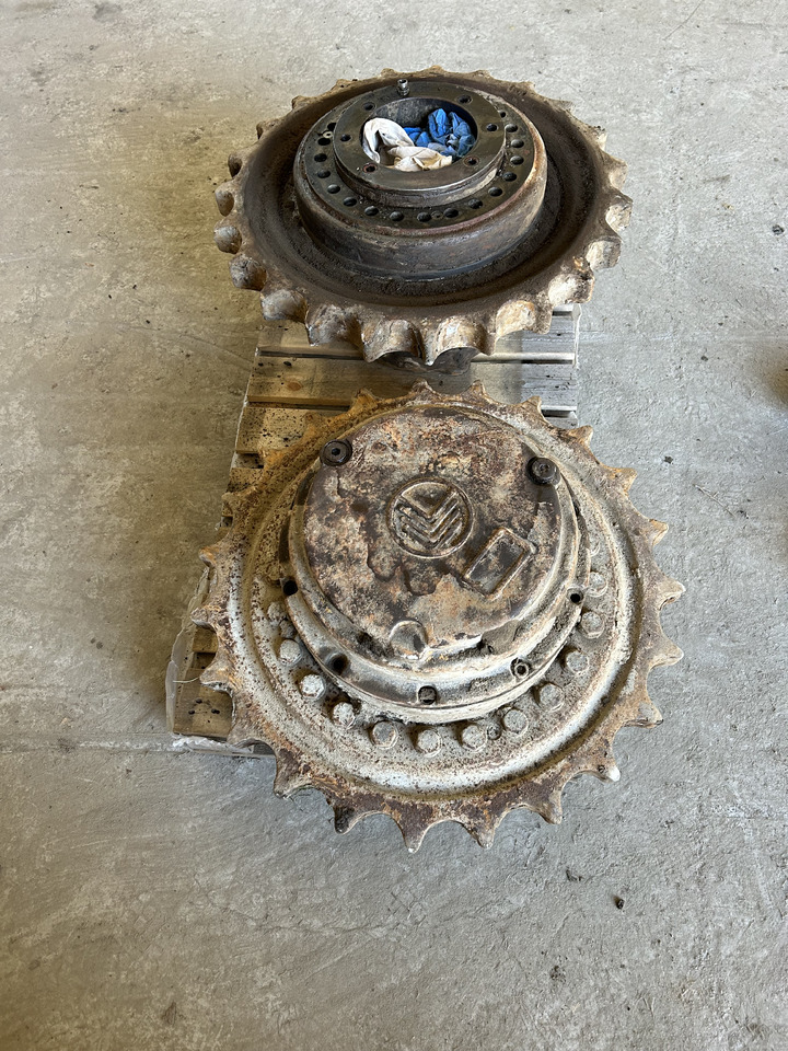 Liebherr R922 - Undercarriage parts for Crawler excavator: picture 4 Liebherr R922 - Undercarriage parts for Crawler excavator: picture 4