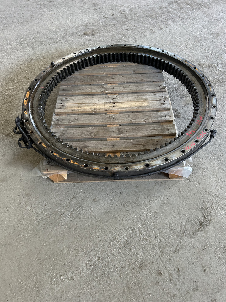 Volvo EW140C - Slewing ring for Wheel excavator: picture 1 Volvo EW140C - Slewing ring for Wheel excavator: picture 1