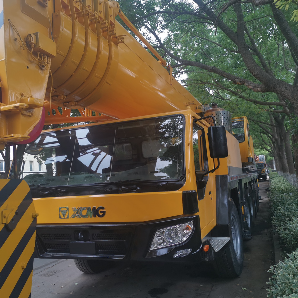XCMG QY180 - Mobile crane: picture 3 XCMG QY180 - Mobile crane: picture 3