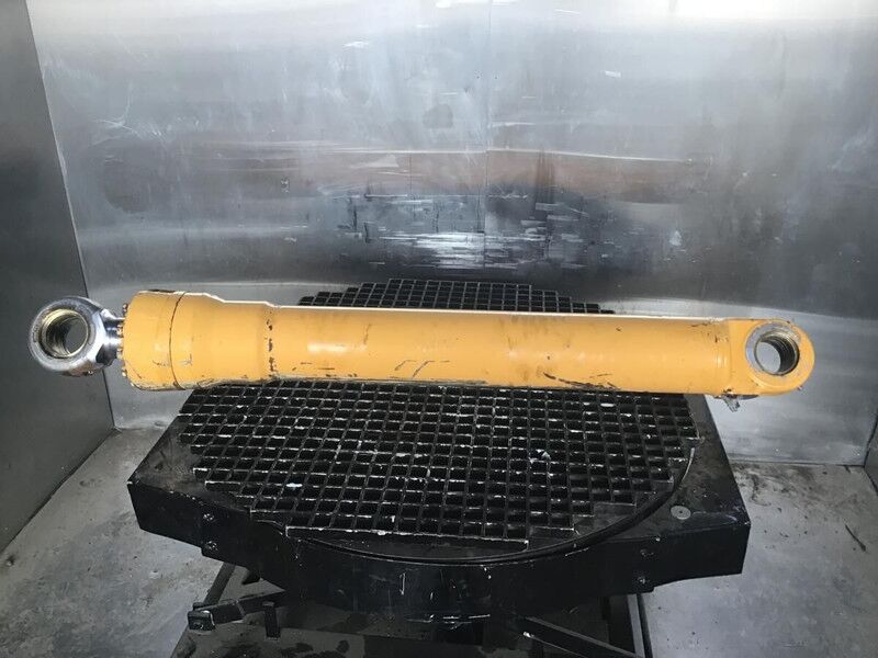 Liebherr A934 Li / R914 / R924 - Hydraulic cylinder: picture 2 Liebherr A934 Li / R914 / R924 - Hydraulic cylinder: picture 2