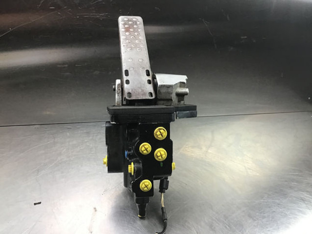 Liebherr Brake Compact Block - Pedal: picture 1 Liebherr Brake Compact Block - Pedal: picture 1