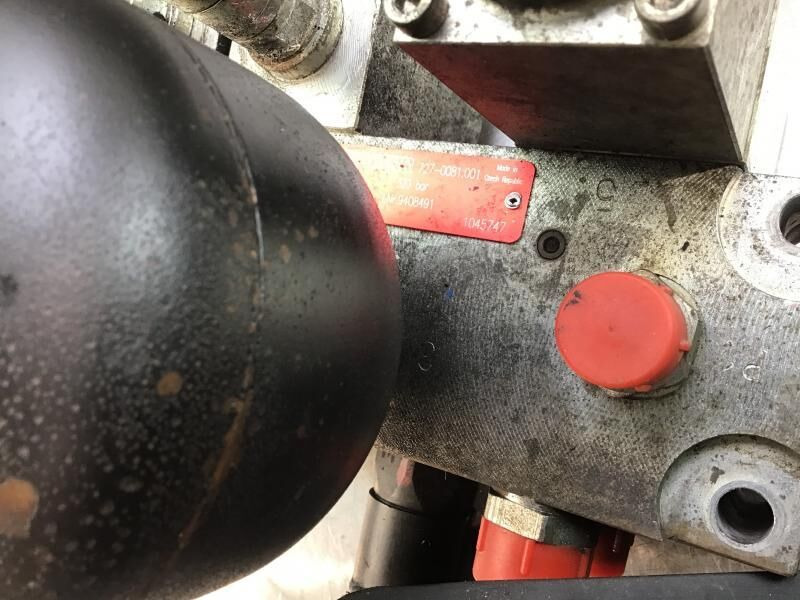 Liebherr Distribution Block - Hydraulics: picture 3 Liebherr Distribution Block - Hydraulics: picture 3