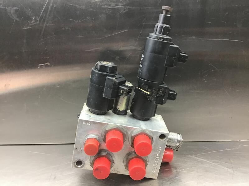 Liebherr Distribution Block - Hydraulics: picture 1 Liebherr Distribution Block - Hydraulics: picture 1