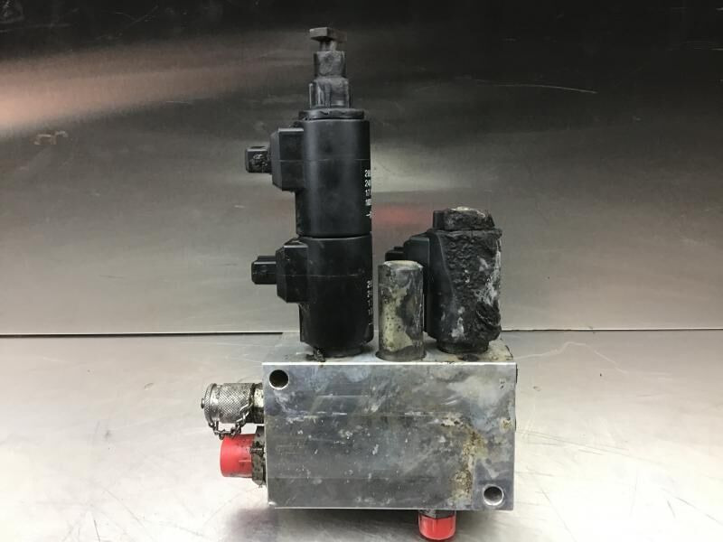 Liebherr Distribution Block - Hydraulics: picture 2 Liebherr Distribution Block - Hydraulics: picture 2