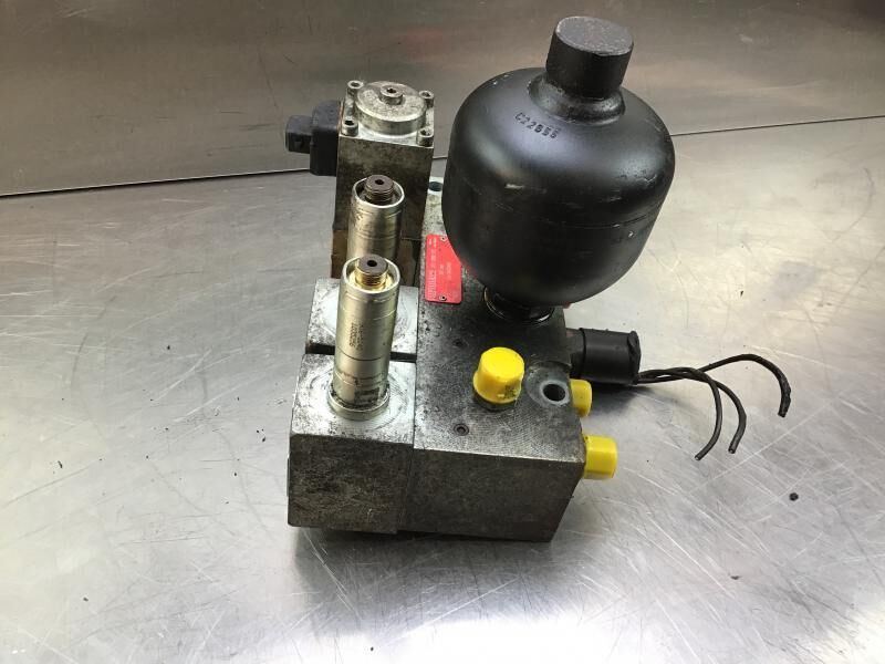 Liebherr Distribution Block - Hydraulics: picture 2 Liebherr Distribution Block - Hydraulics: picture 2