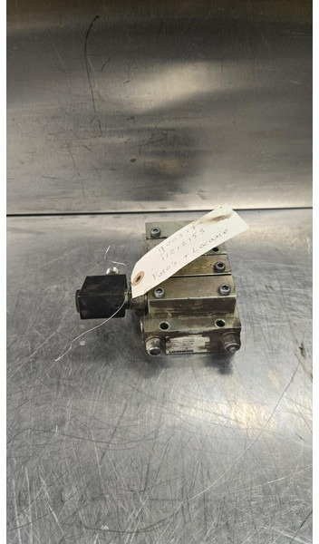 Liebherr Distribution Block - Hydraulics: picture 1 Liebherr Distribution Block - Hydraulics: picture 1