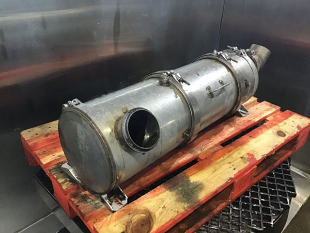 Liebherr Exhaust System - Muffler: picture 1 Liebherr Exhaust System - Muffler: picture 1
