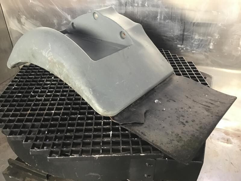 Liebherr Fender - Body and exterior: picture 1 Liebherr Fender - Body and exterior: picture 1