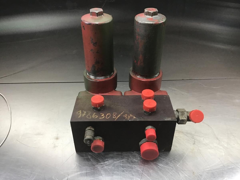 Liebherr Filter Block - Hydraulics: picture 2 Liebherr Filter Block - Hydraulics: picture 2