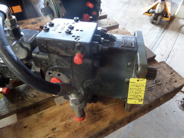 Liebherr L554/L556 - Hydraulic pump: picture 1 Liebherr L554/L556 - Hydraulic pump: picture 1