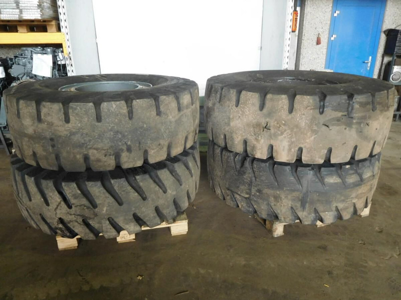 Liebherr - Tire: picture 1 Liebherr - Tire: picture 1