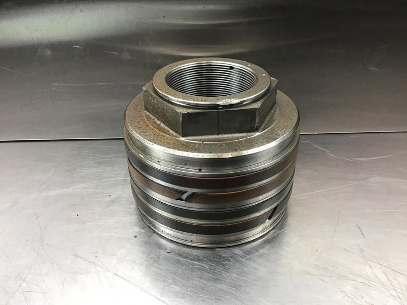 Liebherr Piston - Engine and parts: picture 3 Liebherr Piston - Engine and parts: picture 3