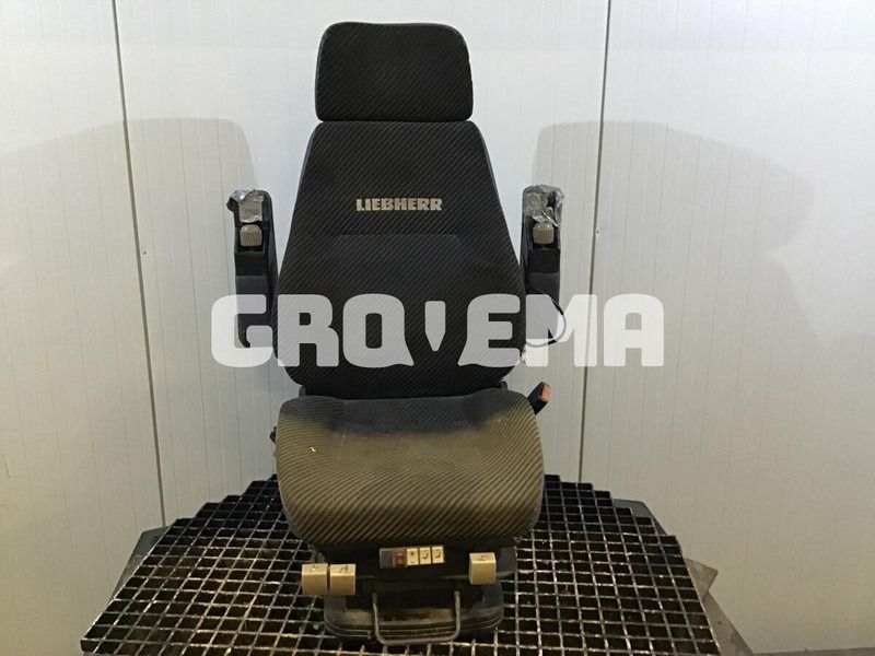 Liebherr R914STD / R914HDSL / R914B - Seat: picture 1 Liebherr R914STD / R914HDSL / R914B - Seat: picture 1