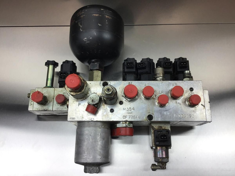 Liebherr R964C / R966 / R970 / R974 / R974C / R976 / R980 - Hydraulics: picture 1 Liebherr R964C / R966 / R970 / R974 / R974C / R976 / R980 - Hydraulics: picture 1