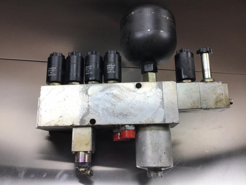 Liebherr R964C / R966 / R970 / R974 / R974C / R976 / R980 - Hydraulics: picture 3 Liebherr R964C / R966 / R970 / R974 / R974C / R976 / R980 - Hydraulics: picture 3