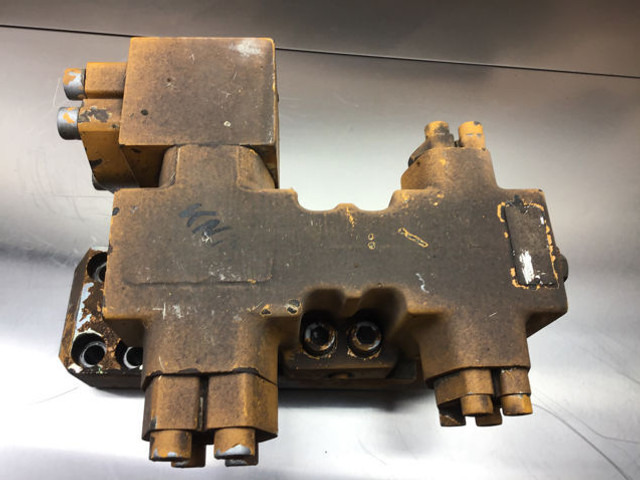 Liebherr Safety Valve - Hydraulics: picture 2 Liebherr Safety Valve - Hydraulics: picture 2