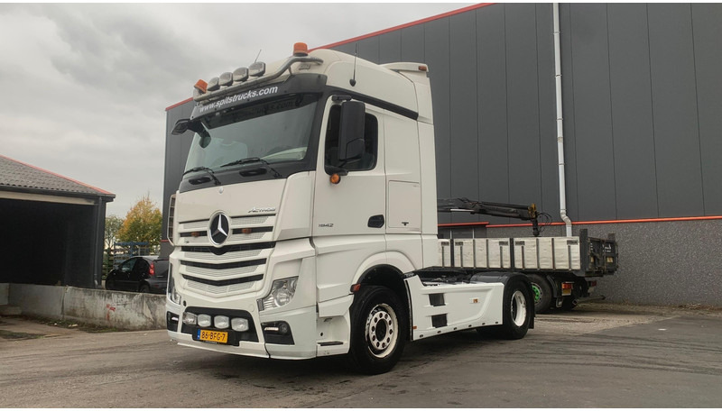 Mercedes-Benz Actros 1942 Dakspoiler + Koelkast - Tractor unit: picture 1 Mercedes-Benz Actros 1942 Dakspoiler + Koelkast - Tractor unit: picture 1