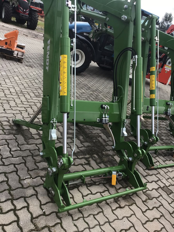 Fendt Cargo 5x90 - Front loader for tractor: picture 2 Fendt Cargo 5x90 - Front loader for tractor: picture 2