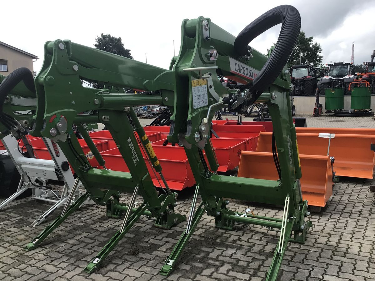 Fendt Cargo 5x90 - Front loader for tractor: picture 3 Fendt Cargo 5x90 - Front loader for tractor: picture 3