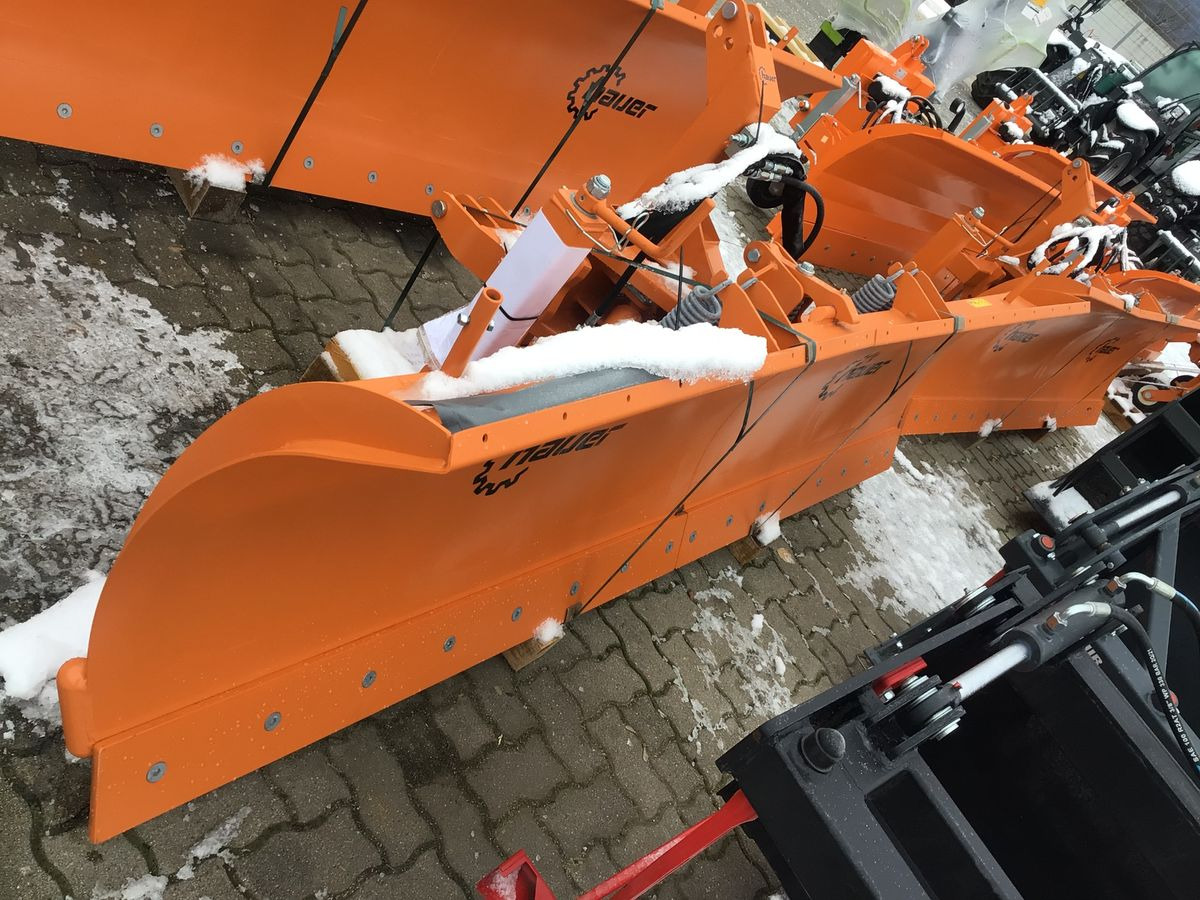 Hauer Hsh 3000 - Snow plough for Municipal/ Special vehicle: picture 1 Hauer Hsh 3000 - Snow plough for Municipal/ Special vehicle: picture 1