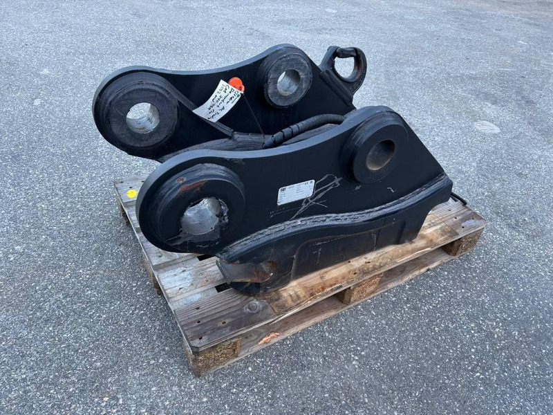 Cat S 80 Quick Coupler - Quick coupler for Construction machinery: picture 1 Cat S 80 Quick Coupler - Quick coupler for Construction machinery: picture 1