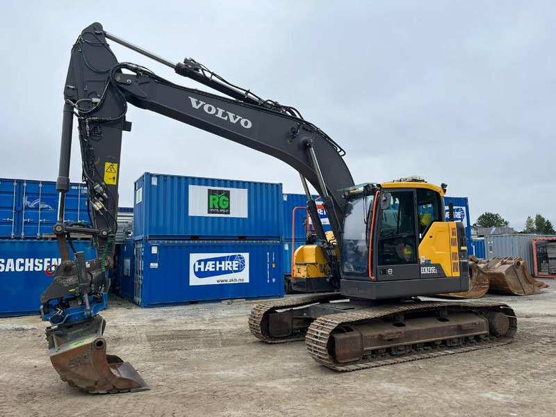 Crawler excavator Volvo ECR 235 EL: picture 1