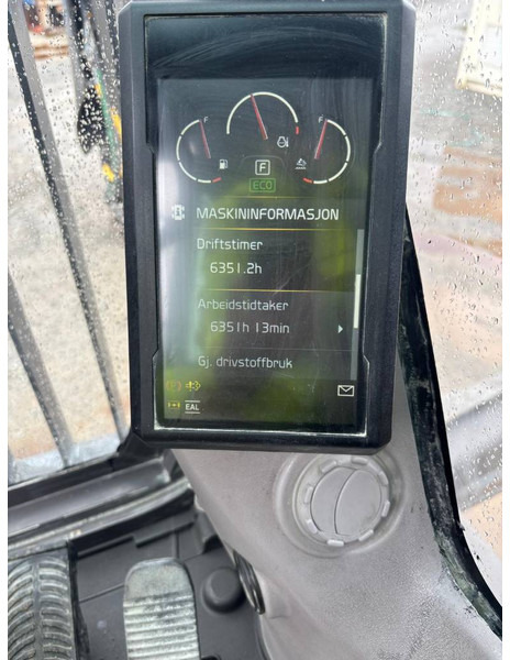 Crawler excavator Volvo EW 220 E TUNNEL: picture 6