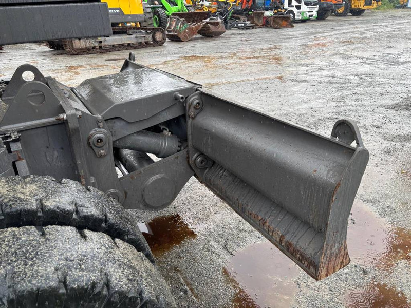 Crawler excavator Volvo EW 220 E TUNNEL: picture 14