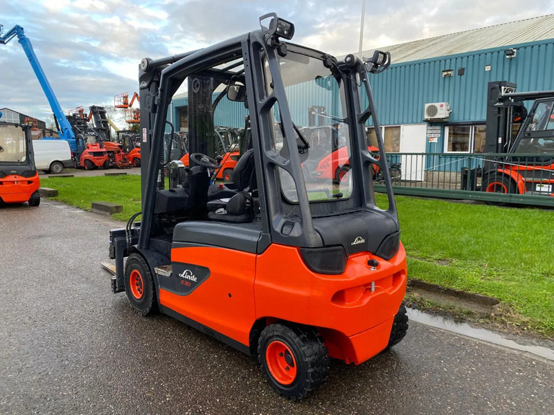 Linde E30L-01 - Electric forklift: picture 5 Linde E30L-01 - Electric forklift: picture 5