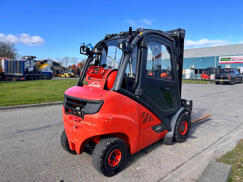 Linde H30T-02 - LPG forklift: picture 5 Linde H30T-02 - LPG forklift: picture 5