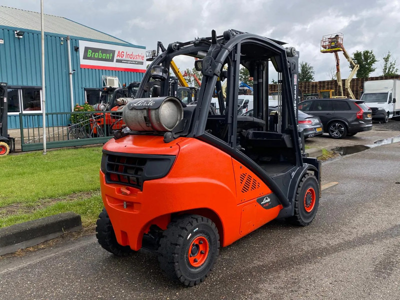 LPG forklift Linde H35T-02: picture 6