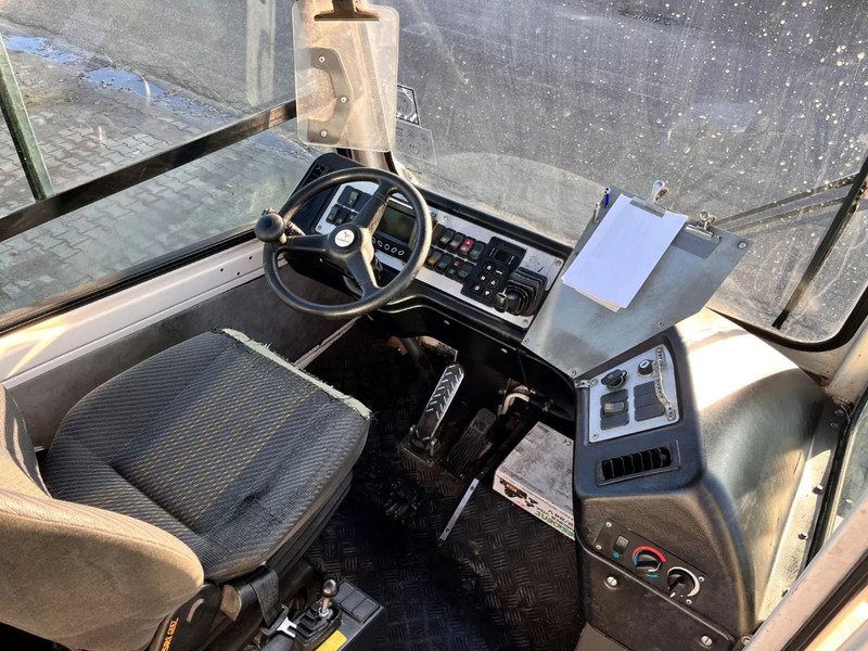 Terminal tractor Terberg YT 222: picture 11