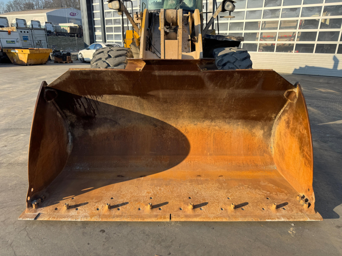 Wheel loader CATERPILLAR 950M: picture 10