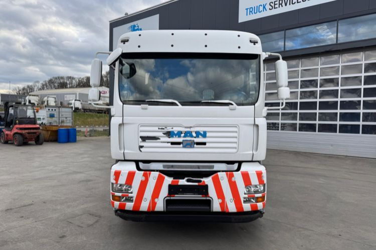 MAN TGA 26.440 6x2 PK16502-4 - Crane truck: picture 3 MAN TGA 26.440 6x2 PK16502-4 - Crane truck: picture 3
